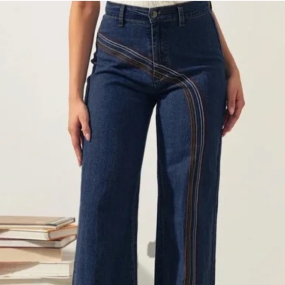 ๐ ModCloth Blue Jeans w/ Colorful Side Stripe โ Size 12 ๐ - Picture 1 of 3